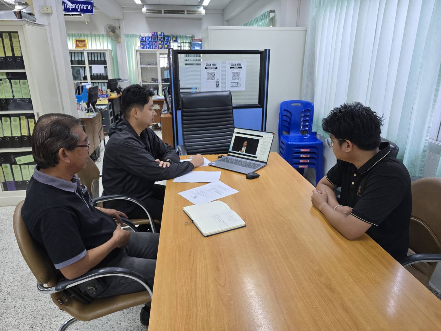 title - ปฏิรูปที่ดินจังหวัดเพชรบุรี มอบหมาย เจ้าหน้าที่ ส.ป.ก.เพชรบุรี ร่วมประชุม 
